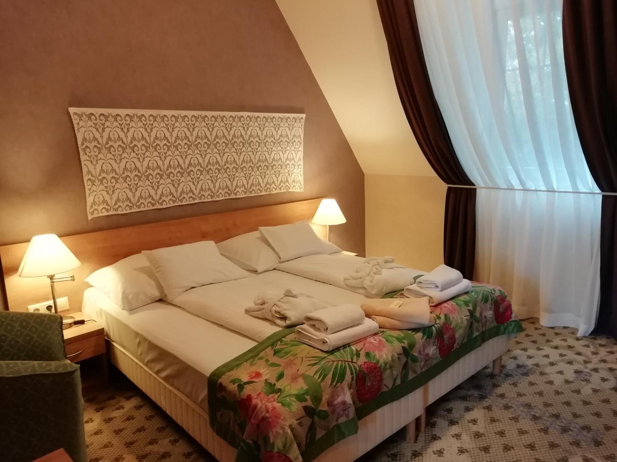 Batthyany Kuria Otel Zalacsány Dış mekan fotoğraf